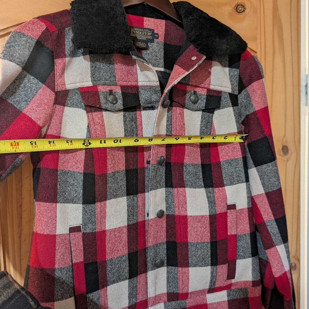 NEW & RARE Pendleton Wool Jacket with Fur Collar - Picture 11 of 11